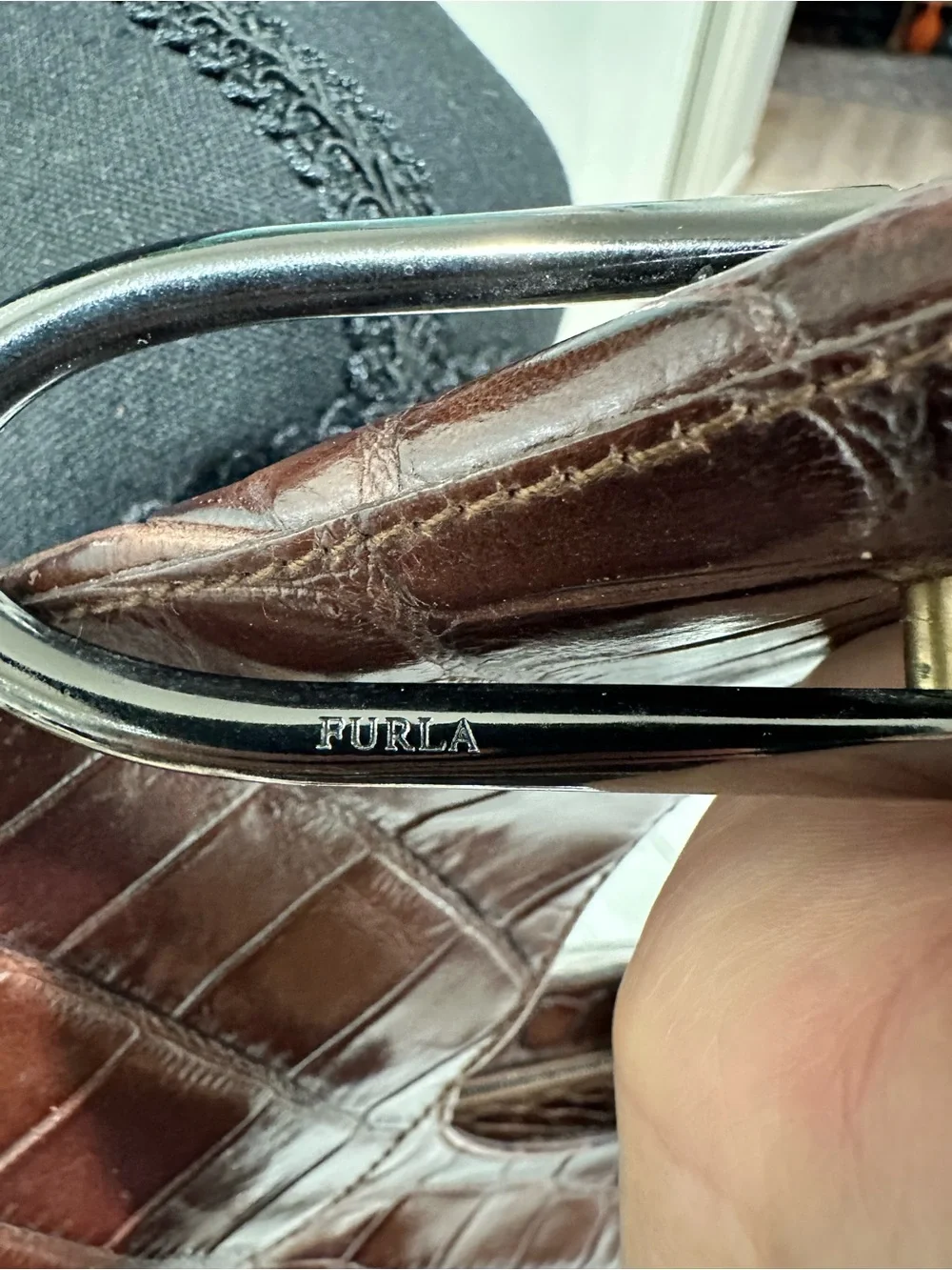 Vintage Furla Brown Croc-Embossed Shoulder Bag with Hoop Detail - Picture 3 of 6